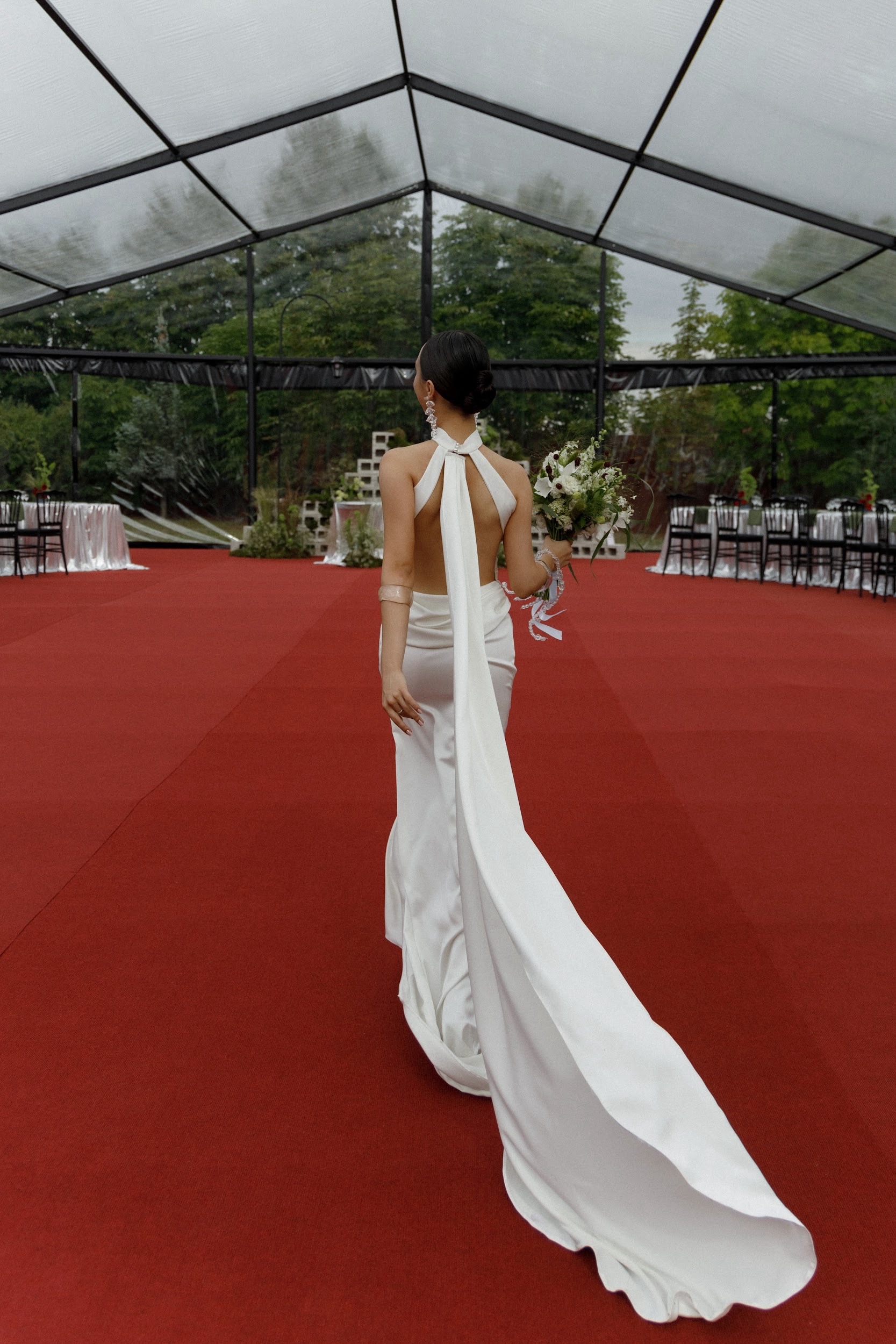 Остановка - ЛЮБОВЬ